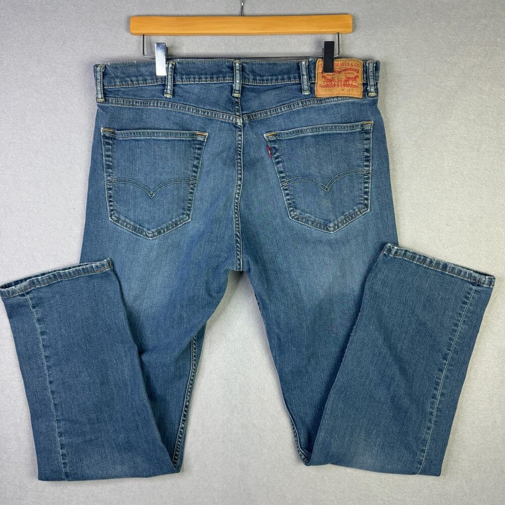 Levi’s 505 Men’s Size 38 X 32 Jeans Blue Denim Regular Fit Straight Leg